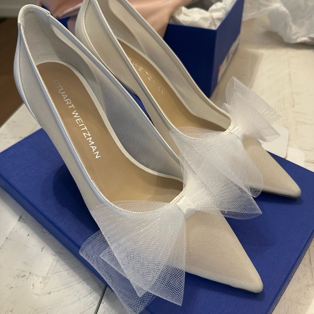 Stuart Weitzman Blushing Bow Pumps 75